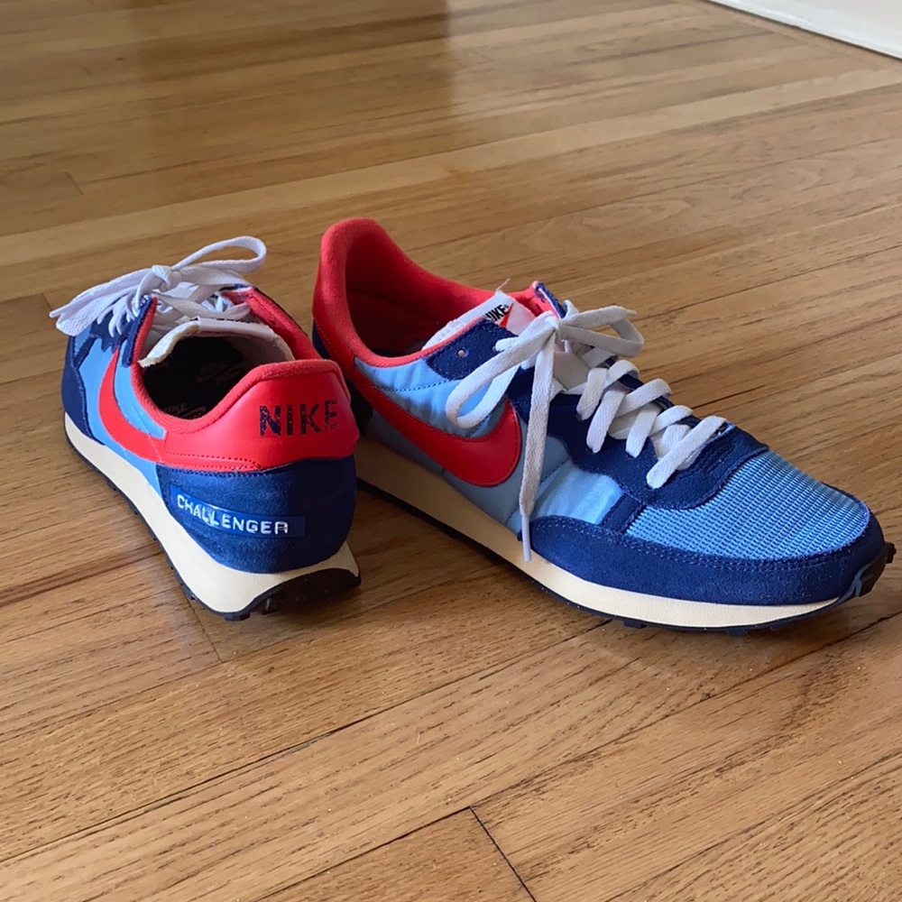 BARELY WORN Men’s Nike Challenger (Size 11)